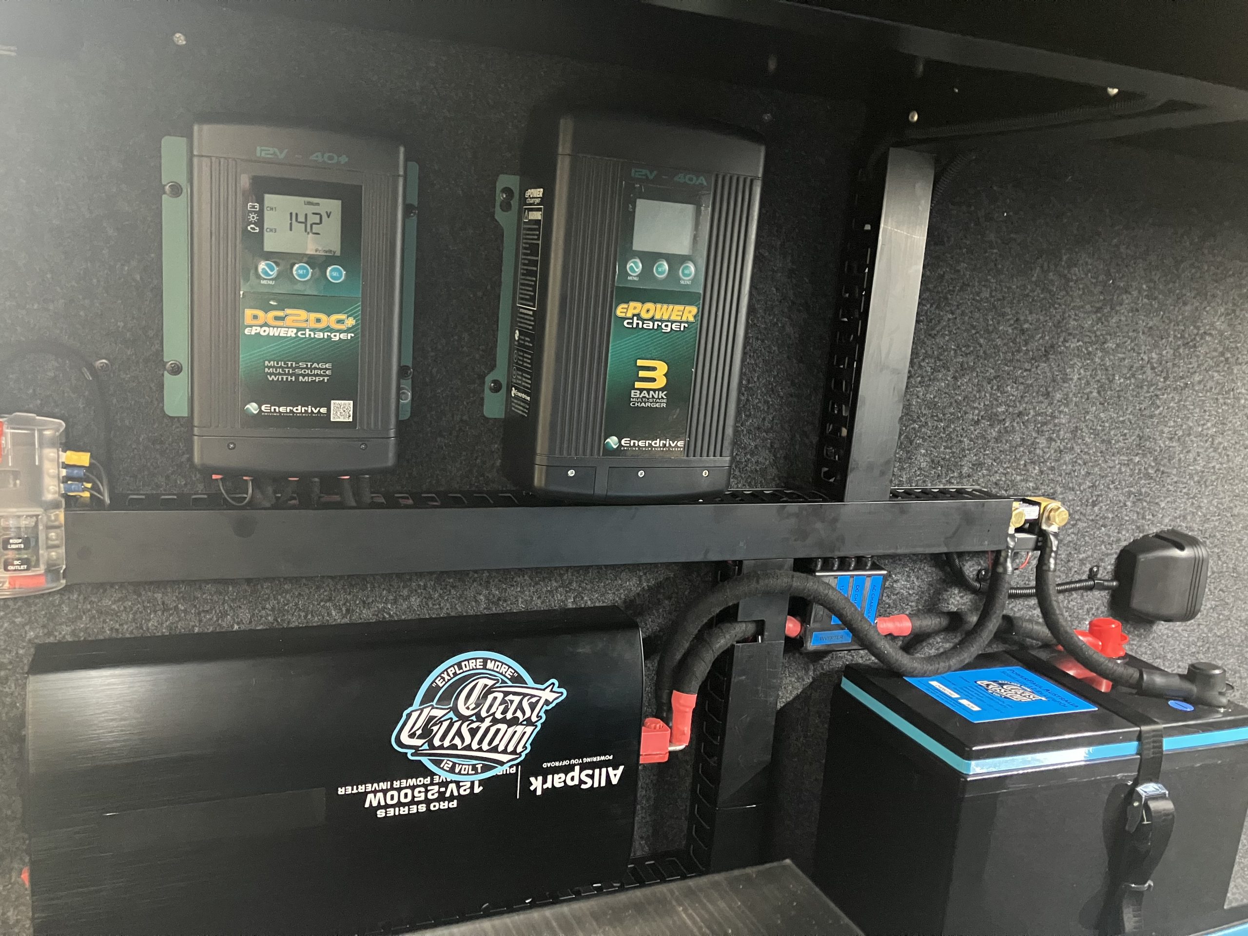 Isuzu Dmax: Canopy Fitout Enerdrive Powerpaul