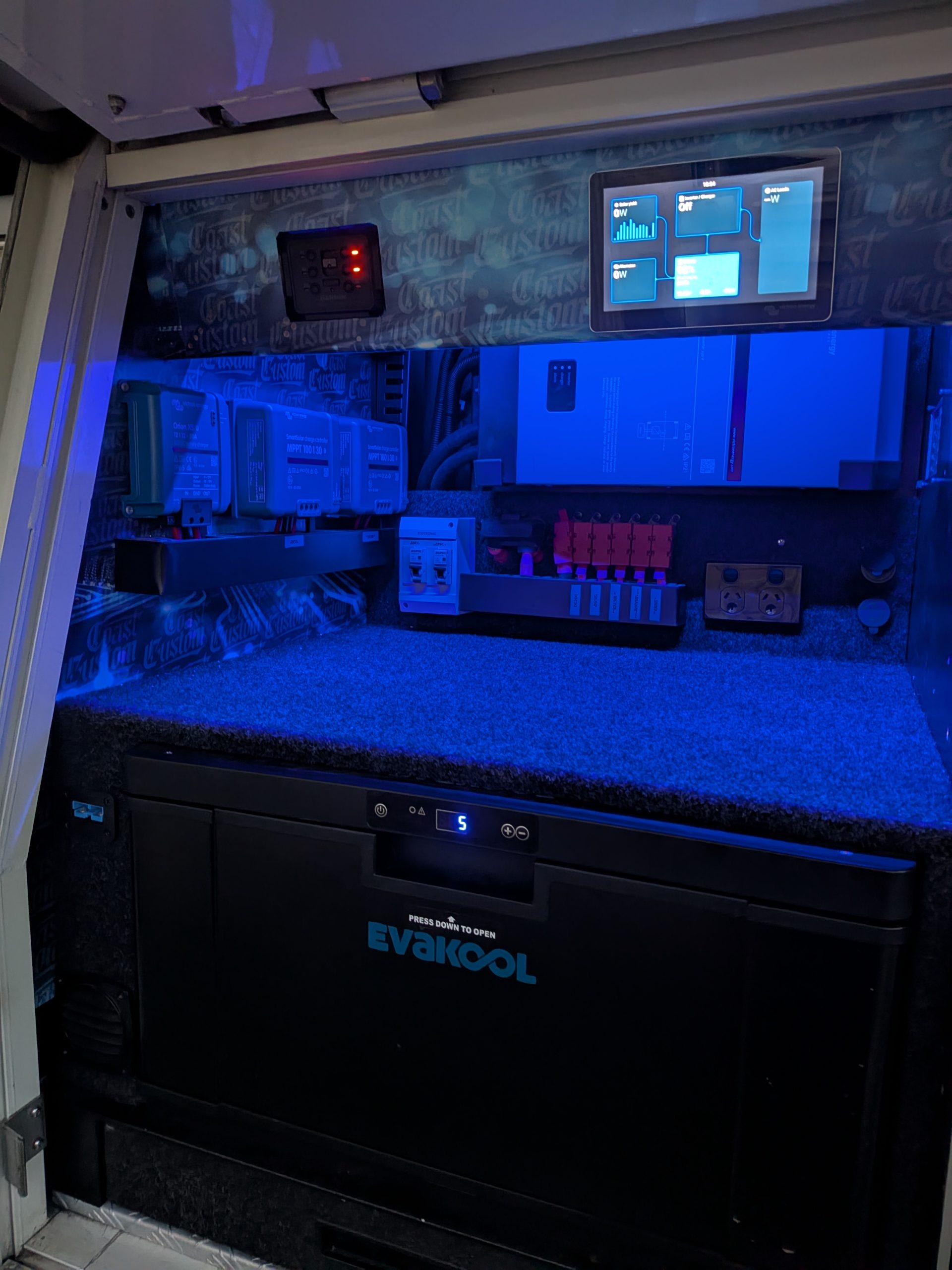 Toyota 79 Series Landcruiser Victron canopy offgrid build