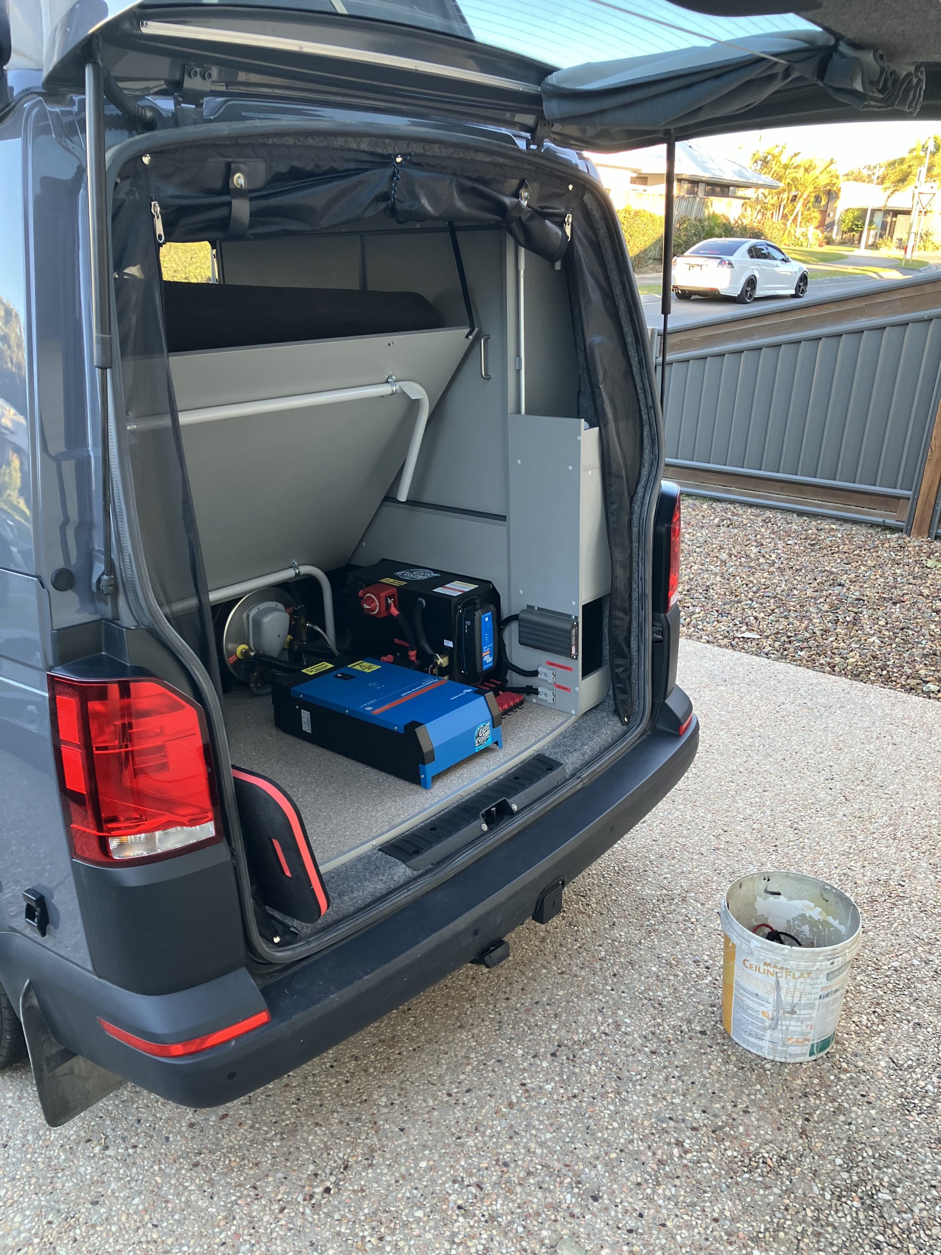 Toyota Hiace Camper: Victron Offgrid System